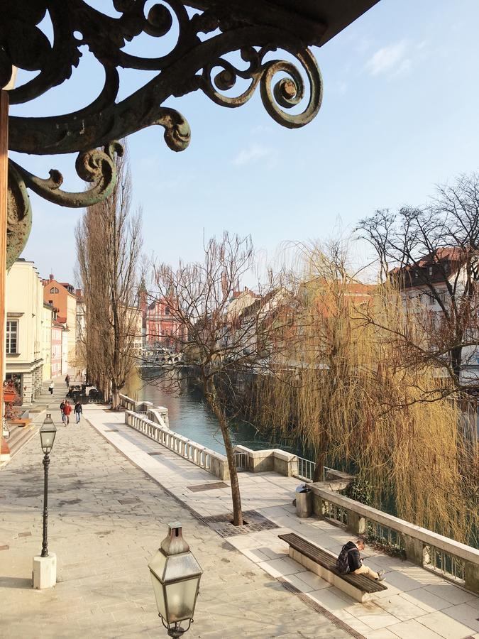 River And Castle View Apartment Rose Tour As ลูบลิยานา ภายนอก รูปภาพ